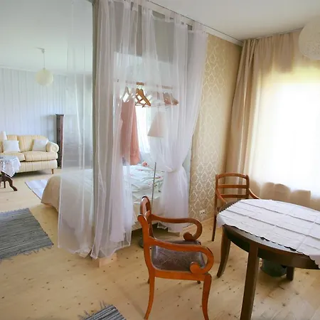 Apartment Legendide Maja Valge Daami Vaikse Viigi Aares Haapsalu